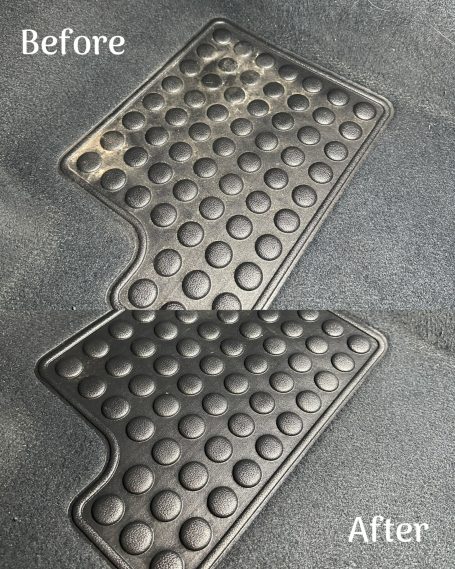 Auto-Gummimatte vor und nach der Reinigung, zeigt deutlichen Unterschied in der Sauberkeit.